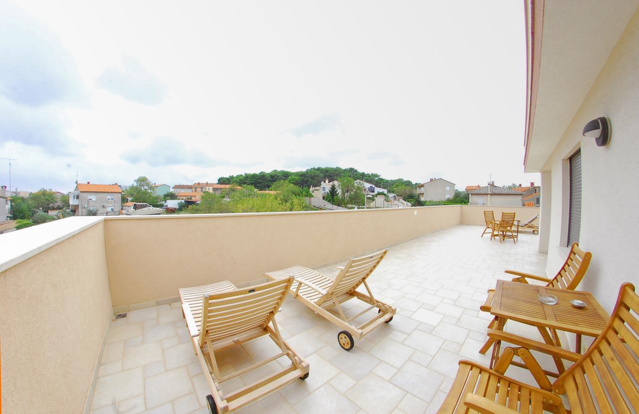 Nelkas Apartments Pula Ngoại thất bức ảnh